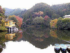 鎌北湖(堤防の上からの眺め)
